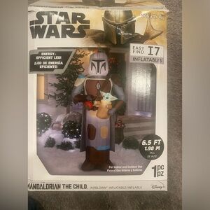 Holiday mandolorian lawn blow up